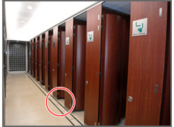 トイレ内の床の段差を解消後のイメージ画像