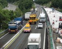 道央自動車道 北広島IC~恵庭IC間 床版取替工事 車線数変更規制状況の写真